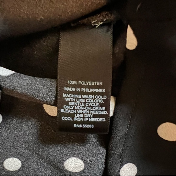 Express Women’s Black and White Polka Dot Button-Up Shirt Size XS - Picture 6 of 6